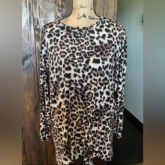 Leopard top - Picture 1 of 1